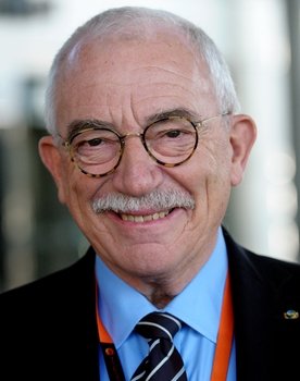 Uffe Ellemann-Jensen as Poul (voice)