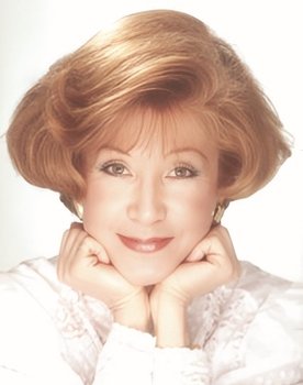 Guggi Löwinger as Mitzi