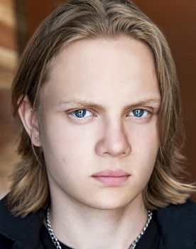 Alexander Davis as Bully
