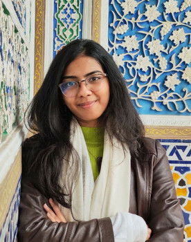 Alvira Aftab as Reporter