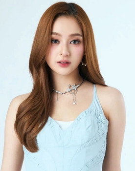 Rattanawadee Wongtong as Young 'Sa' Phansa Khanthong