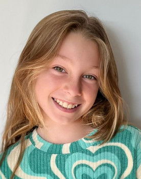 Cayetana Campos as Ainoha