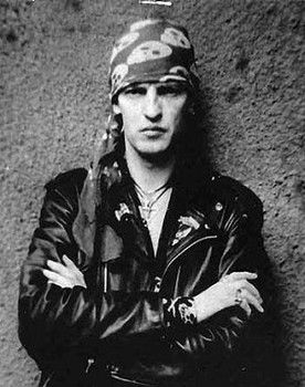 Андрей Большаков as Гитара