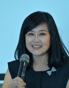 Thu Uyên as Self