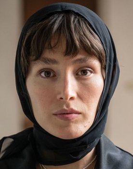 Fereshteh Hosseini as Anar
