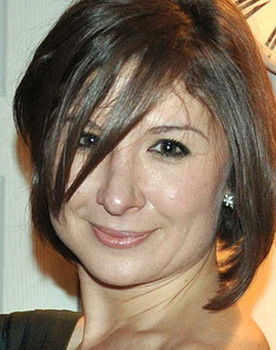 Maryana Ionesyan as Julia Gribkova