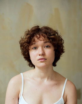 Mathilda Smidt as Polly (young)