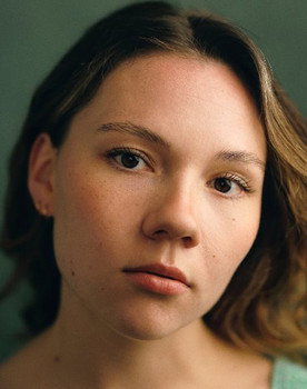 Imogen Elliott as Esmée