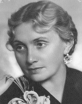 Yevgeniya Melnikova as Rayechka