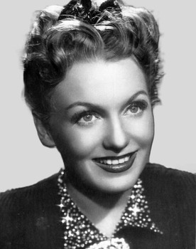 Assia Noris as Arlette / La baronessina Dvorak