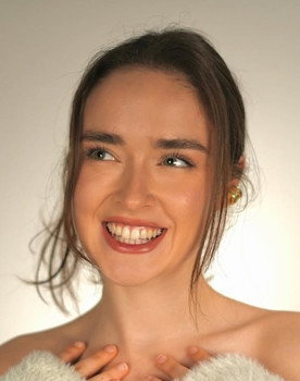 Bilge Yilmaz as Çiçek Günes