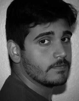 Gabriel Kunst as Leo