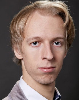 Yan Reshetnikov as footman