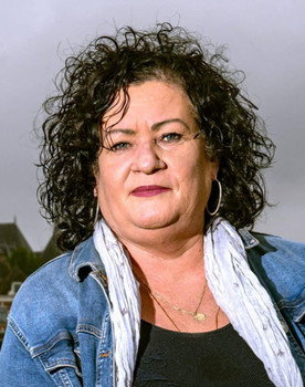 Caroline van der Plas