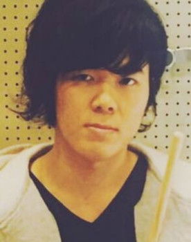 矢尾拓也 as Drummer