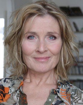 Marina Moncade as Anne-France