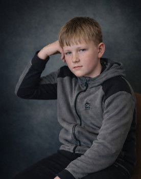 Hjörtur Ísar Hoffman as Hjörtur/ Arnór's Grandpa (voice)