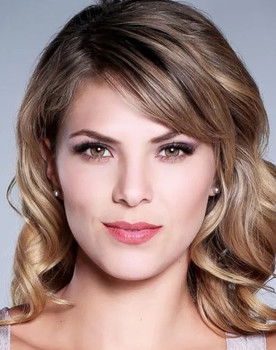 Margarita Muñoz as Nina Lobato