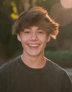 Bryce McKenzie as Self