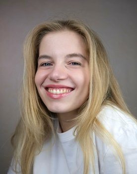 Doina Komissarov as Judith