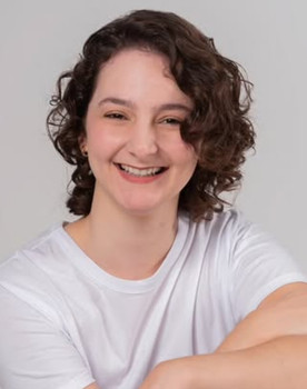 Marcela Buratto as Dona Doula