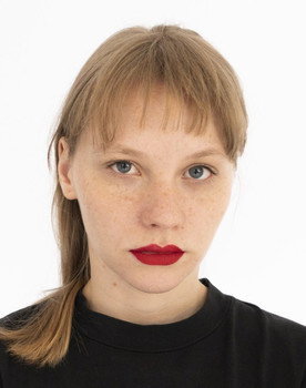 Iya Isoti as Трушина