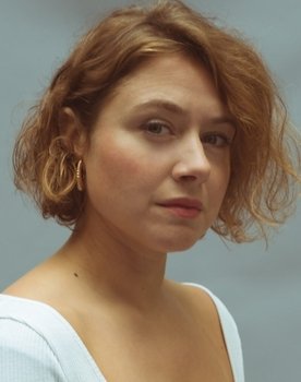 Manon Combes as Nicole