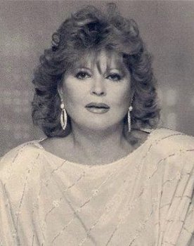 Rita Sakellariou as Singer