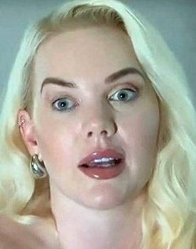 Jennifer Barlow as Cassey