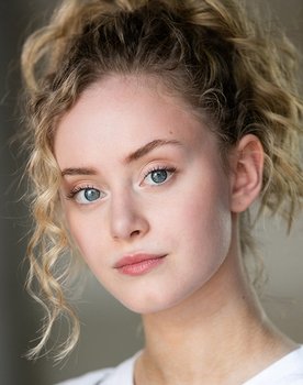 Danielle Kotch as Jennifer
