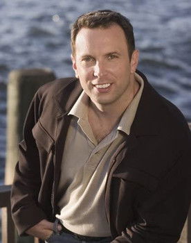 Tom Verri as Police File Clerk