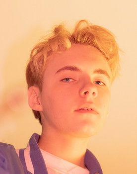 Casper Leonard as Buddy