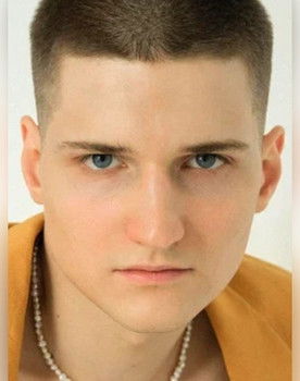 Даниил Подгорный as Синица