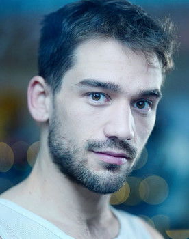 Ruben Badinter as Marc