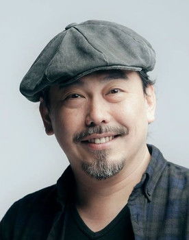 Chan Suk-Yee as Professor Mong