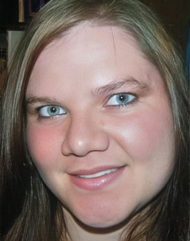 Shalyn Rochelle Feldman as Icon Park Presenter