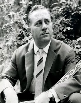 Giorgos Zambetas as singer