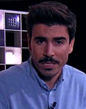 Luis Fabra as Reporter