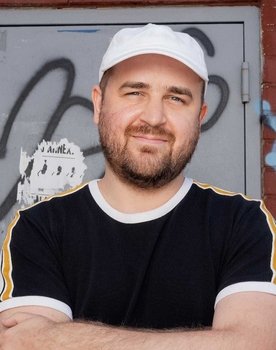 Brett Davis as Craig Evanhalen