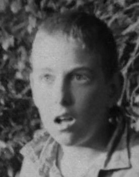 Pierre Kopp as Bobby