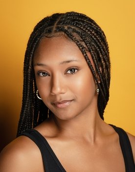 Sarah Grace Elliott as Gwenyth