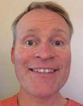 Peter Michael Müller as Feel Good Band (guitar)