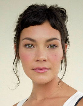 Claudia Dockery as Cleo