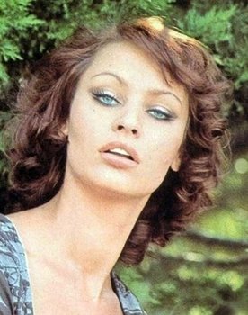 Nadiuska as Alicia
