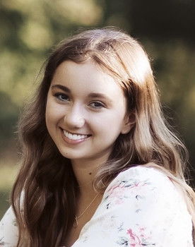 Alivia Roach as Maisie