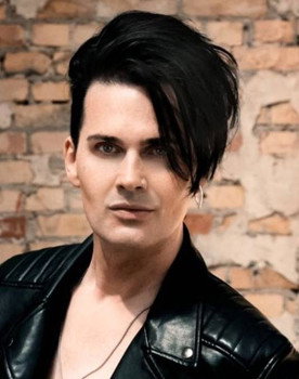 Sascha Gerstner as Guitars