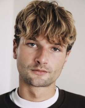 Sebastian Mrkvicka as Milos