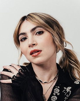 Kiara Petrucci as Christine