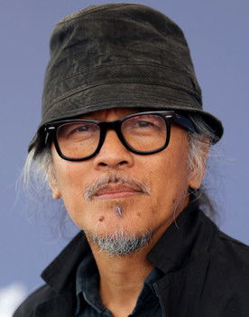 Lav Diaz as Nilalang