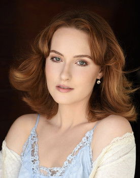 Rowan Cooper as Alexis